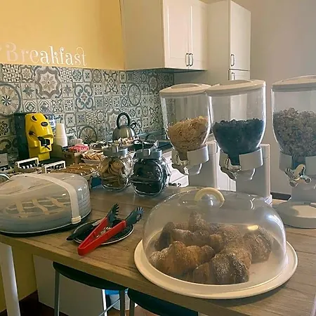 Oda ve Kahvaltı Il Faro Salerno
